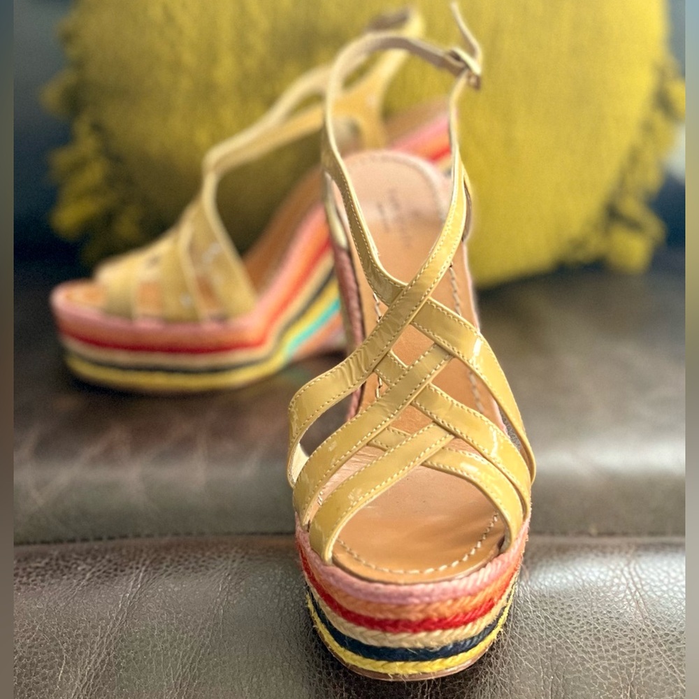 Kate Spade New York Lindsay wedges, size 8.